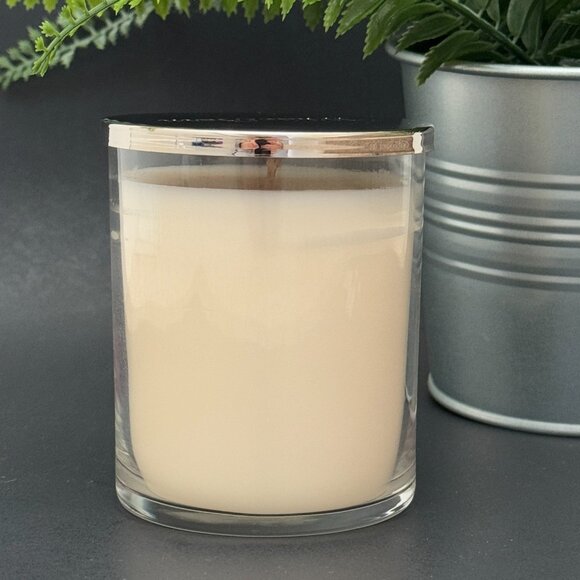 BBW Strawberry Snowflakes White Barn Bath & Body Works Single Wick Candle - Picture 2 of 10